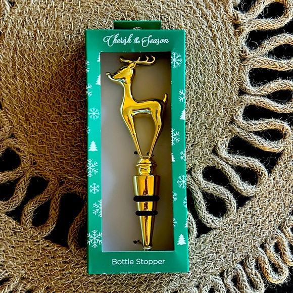 Other - Gold tone Reindeer bottle stopper